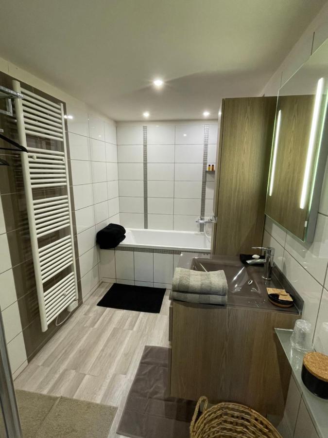 Love Suites & Spa "Le Loft" Avec Jacuzzi Privatif Médis エクステリア 写真