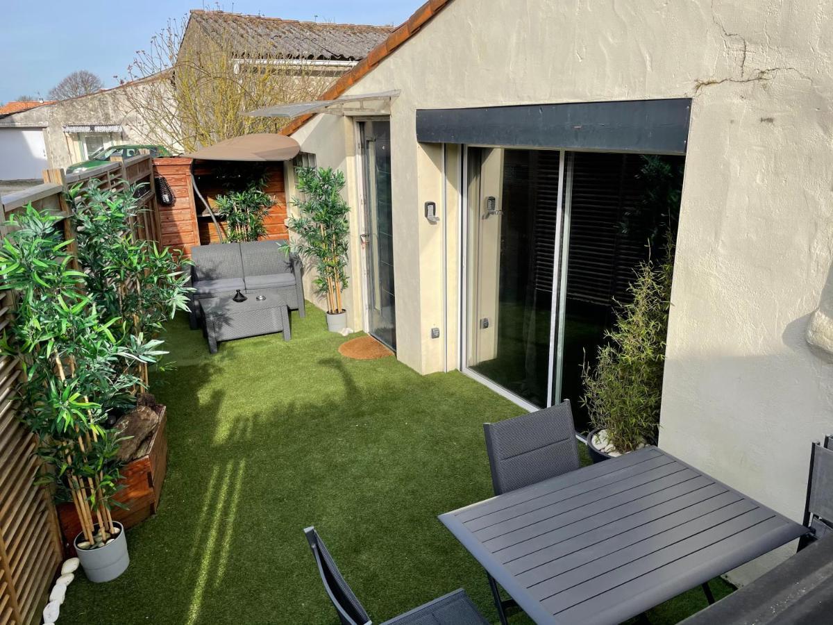 Love Suites & Spa "Le Loft" Avec Jacuzzi Privatif Médis エクステリア 写真