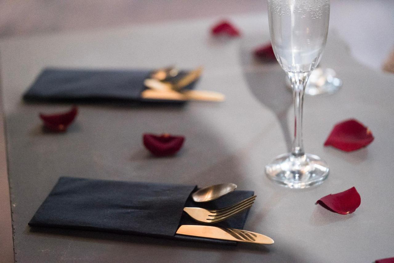 Love Suites & Spa "Le Loft" Avec Jacuzzi Privatif Médis エクステリア 写真