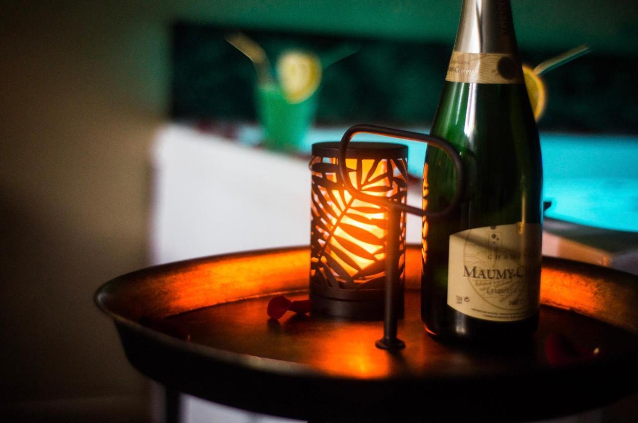 Love Suites & Spa "Le Loft" Avec Jacuzzi Privatif Médis エクステリア 写真
