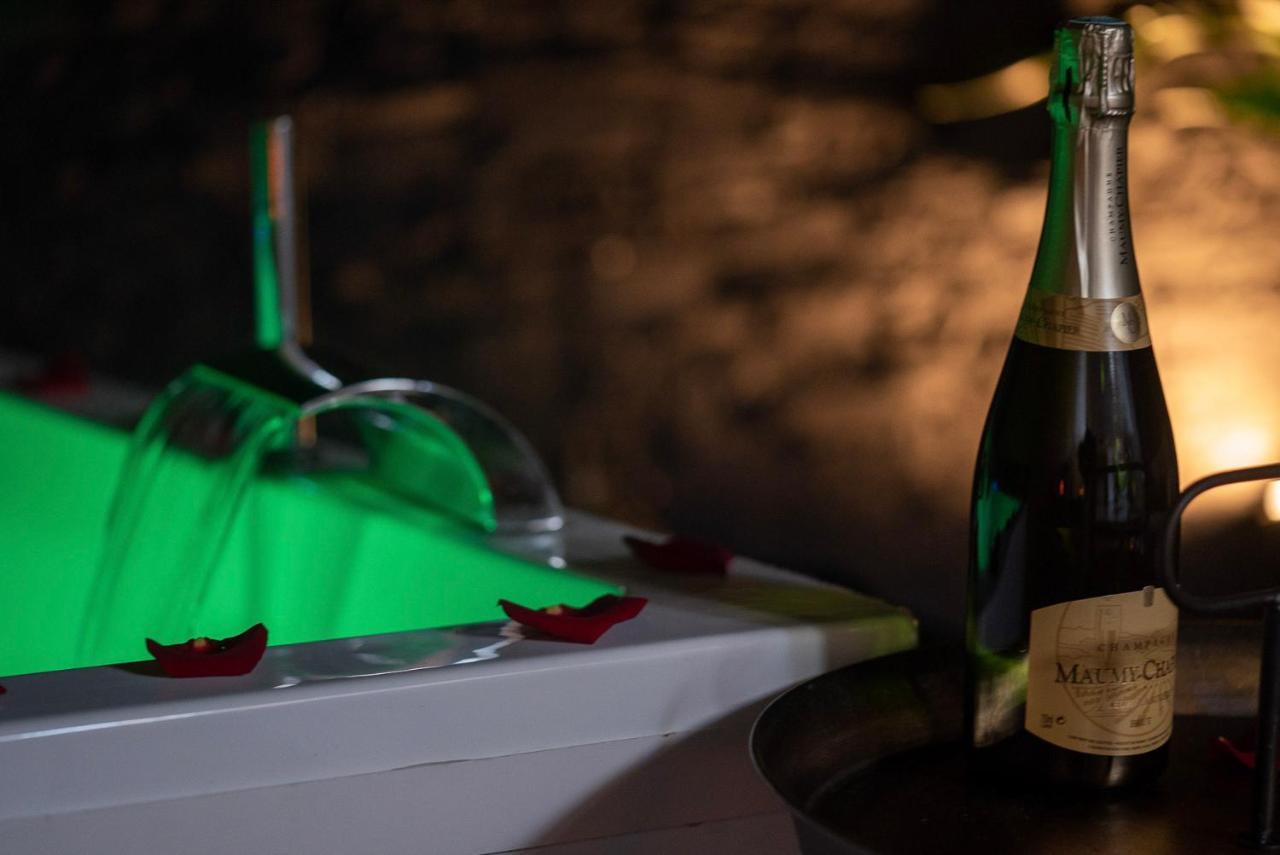 Love Suites & Spa "Le Loft" Avec Jacuzzi Privatif Médis エクステリア 写真