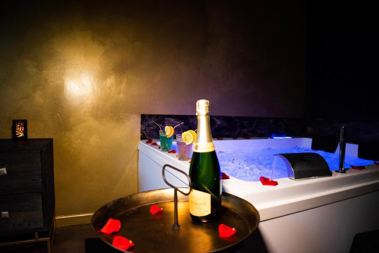 Love Suites & Spa "Le Loft" Avec Jacuzzi Privatif Médis エクステリア 写真