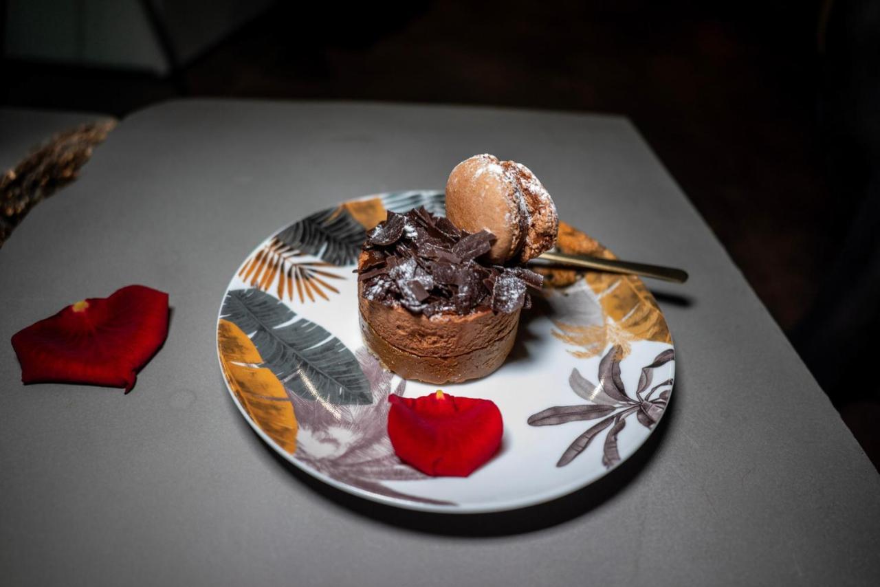 Love Suites & Spa "Le Loft" Avec Jacuzzi Privatif Médis エクステリア 写真