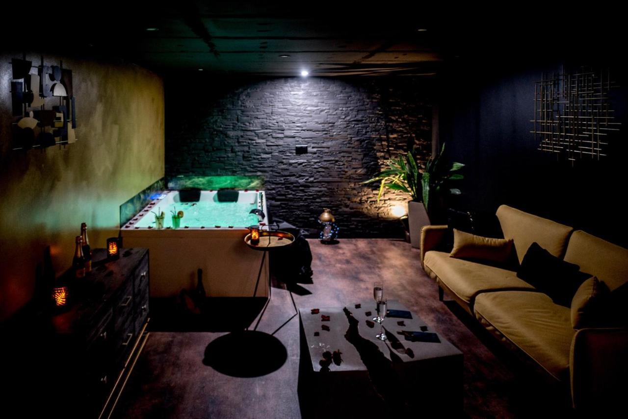 Love Suites & Spa "Le Loft" Avec Jacuzzi Privatif Médis エクステリア 写真