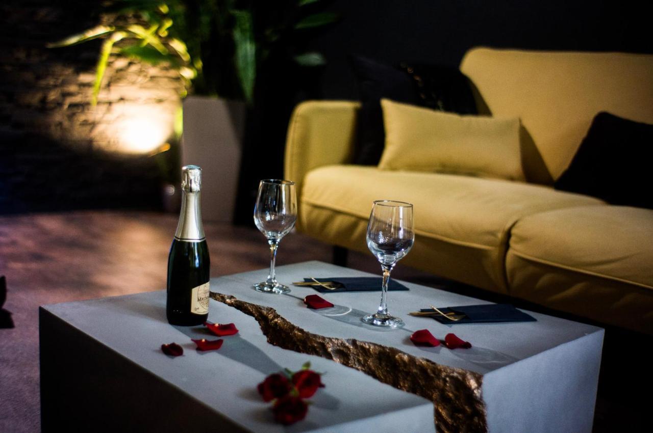 Love Suites & Spa "Le Loft" Avec Jacuzzi Privatif Médis エクステリア 写真